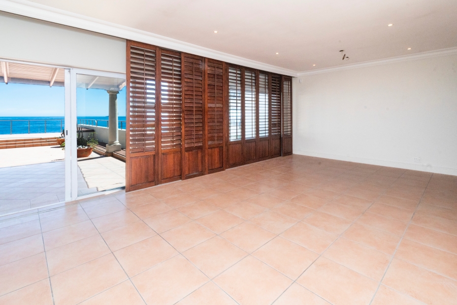 To Let 3 Bedroom Property for Rent in Mouille Point Western Cape